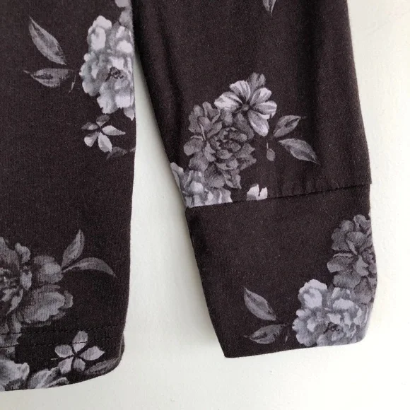 Long Sleeve Cotton Tee with Floral Design - Picture 14 of 16